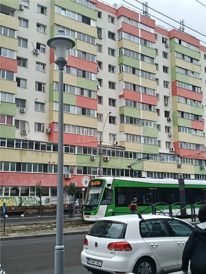 Apartament cu 3 camere-Bloc reabilitat-Teius-Stradal-Mobilat si utilat- - foto 1