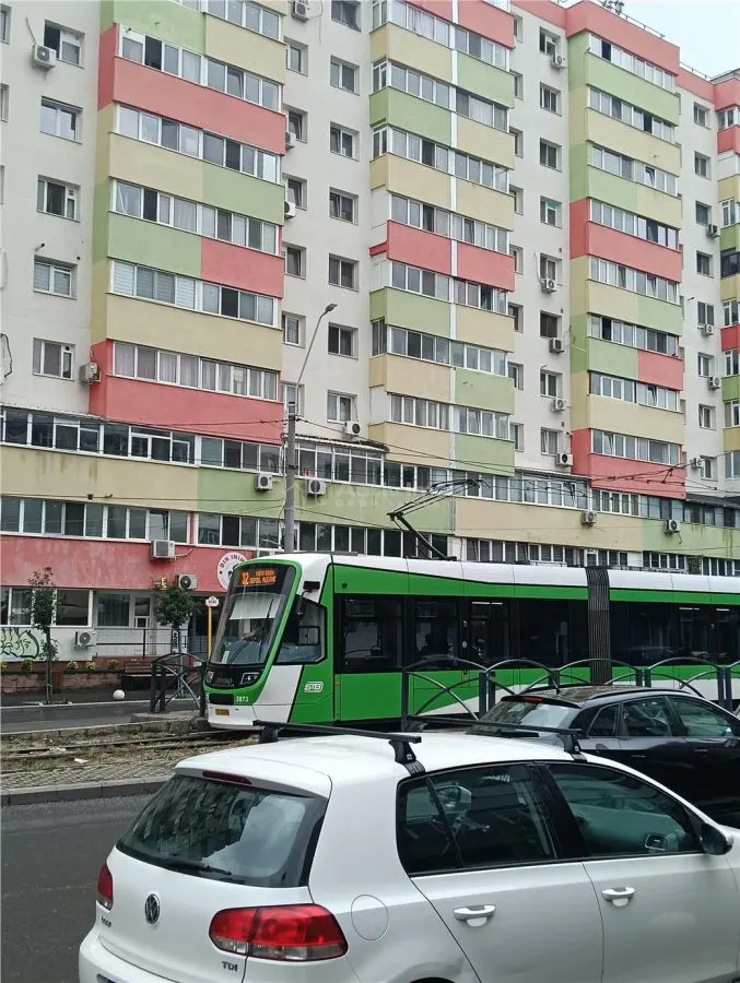 Apartament cu 3 camere-Bloc reabilitat-Teius-Stradal-Mobilat si utilat- - foto 2
