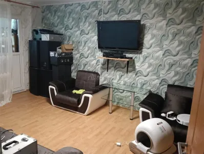 Apartament cu 3 camere-Bloc reabilitat-Teius-Stradal-Mobilat si utilat- - foto 3