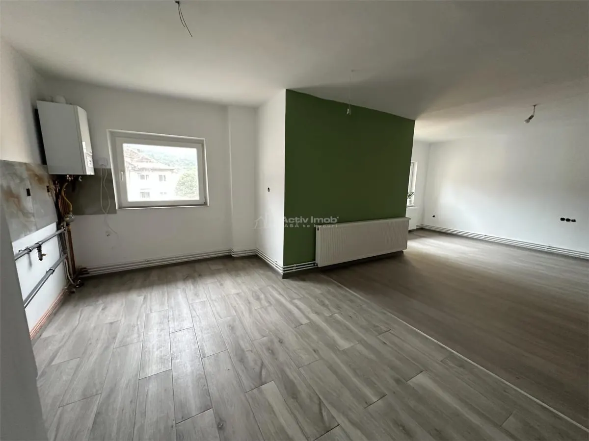 Resita, Appartement 3 Chambres, Distribución Séparée, Localisation Centrale - foto 6