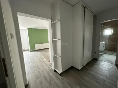Resita, Appartement 3 Chambres, Distribución Séparée, Localisation Centrale - foto 10