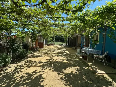 别致乡村住宅，配花园和院落，1500平方米，比尔达 - foto 13
