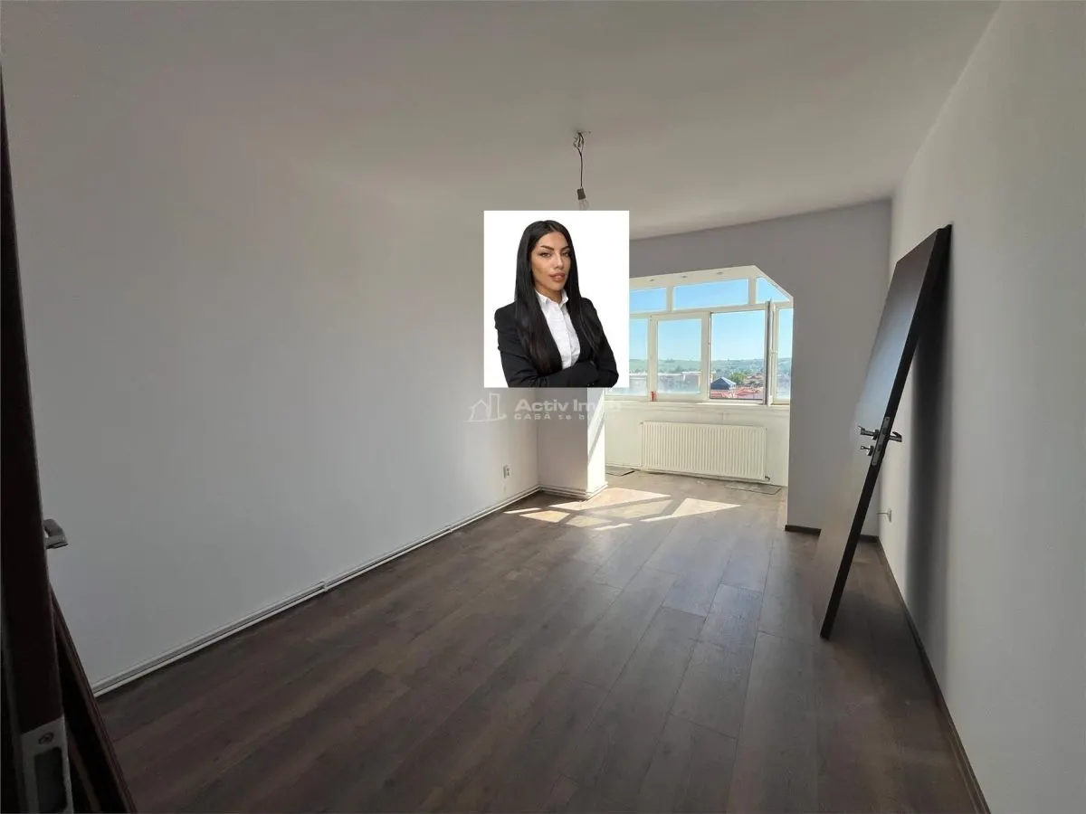 Lugoj, Apartament 3 Cam., 84 Mp., Semidecomandat, et.6, Central Blocul Postei - foto 1