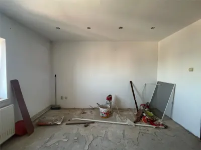 Lugoj, Apartament 3 Cam., 84 Mp., Semidecomandat, et.6, Central Blocul Postei - foto 16