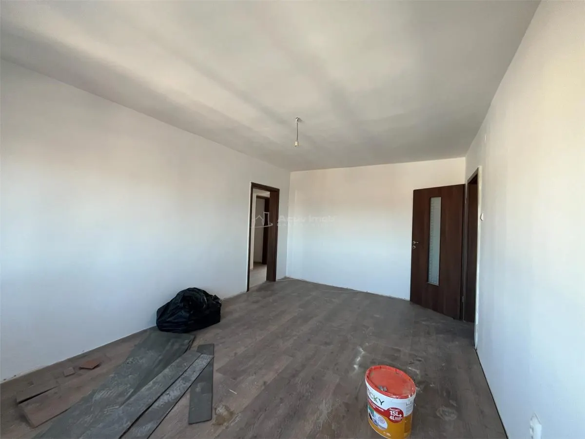 Lugoj, Apartament 3 Cam., 84 Mp., Semidecomandat, et.6, Central Blocul Postei - foto 19