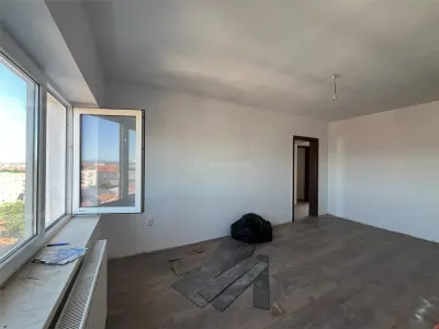 Lugoj, Apartament 3 Cam., 84 Mp., Semidecomandat, et.6, Central Blocul Postei - foto 20