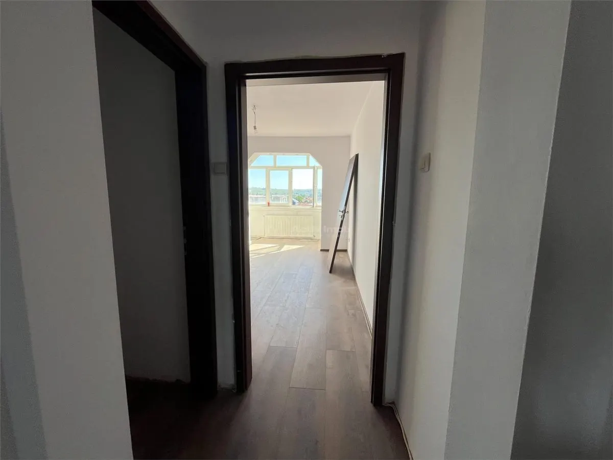 Lugoj, Apartament 3 Cam., 84 Mp., Semidecomandat, et.6, Central Blocul Postei - foto 25
