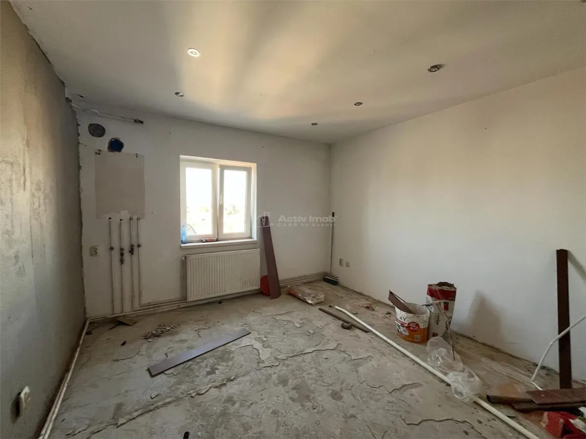 Lugoj, Apartament 3 Cam., 84 Mp., Semidecomandat, et.6, Central Blocul Postei - foto 4