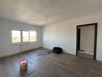 Lugoj, Apartament 3 Cam., 84 Mp., Semidecomandat, et.6, Central Blocul Postei - foto 5