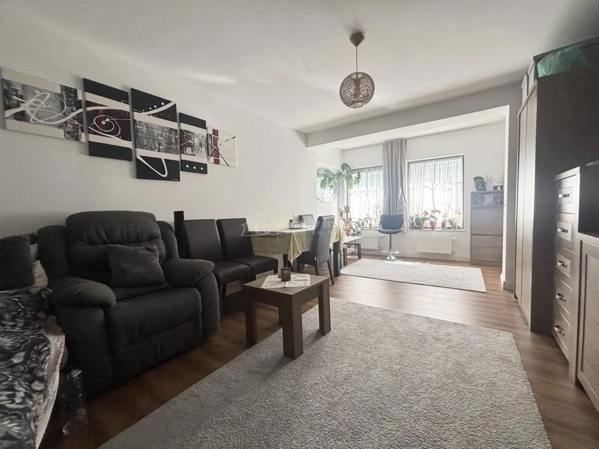 Refugiu urban cu personalitate – Casa cu mansarda si crama amenajata - zona centrala - foto 1