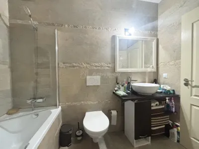 Refugiu urban cu personalitate – Casa cu mansarda si crama amenajata - zona centrala - foto 12