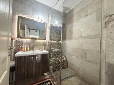 Refugiu urban cu personalitate – Casa cu mansarda si crama amenajata - zona centrala - foto 14