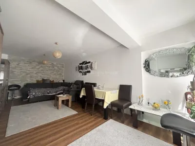 Refugiu urban cu personalitate – Casa cu mansarda si crama amenajata - zona centrala - foto 3