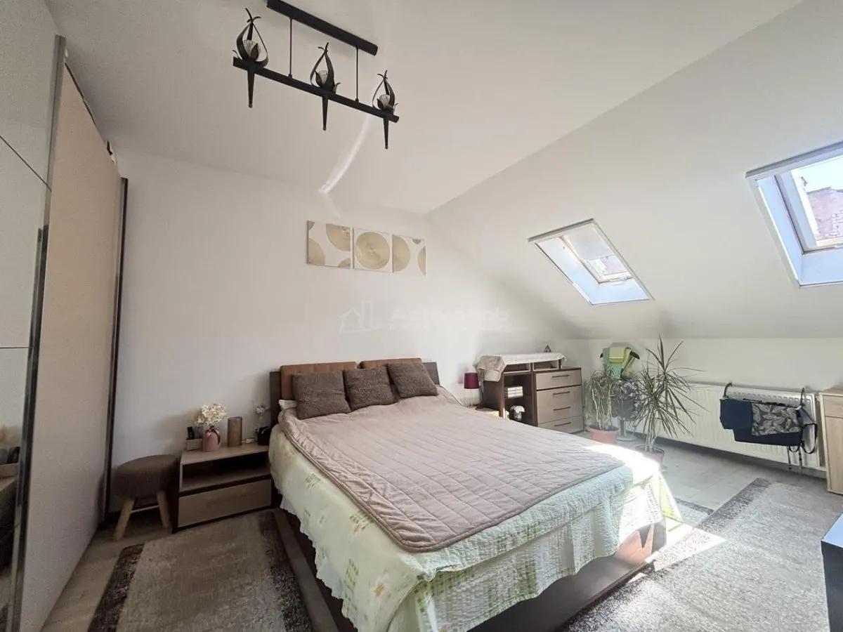 Refugiu urban cu personalitate – Casa cu mansarda si crama amenajata - zona centrala - foto 4