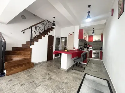 Refugiu urban cu personalitate – Casa cu mansarda si crama amenajata - zona centrala - foto 8