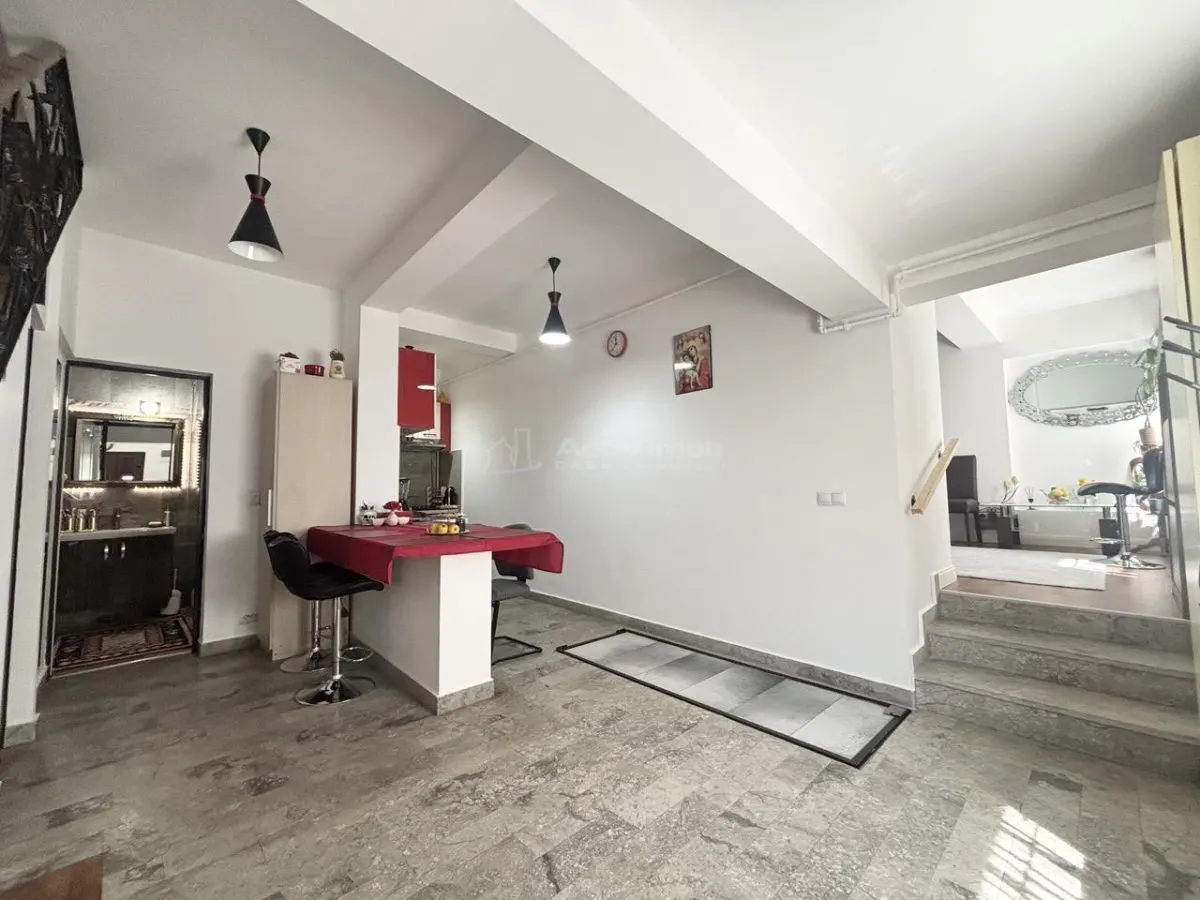 Refugiu urban cu personalitate – Casa cu mansarda si crama amenajata - zona centrala - foto 9
