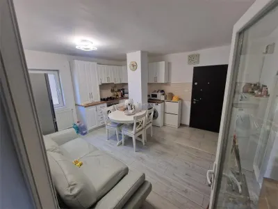 Apartament 2 camere de vanzare in micro 6 strada Basarabiei - foto 2