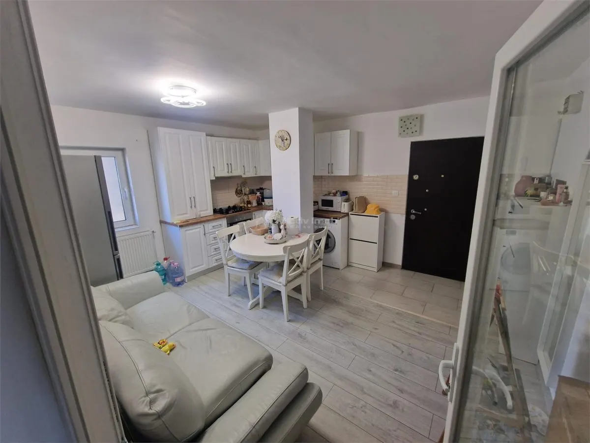 Apartament 2 camere de vanzare in micro 6 strada Basarabiei - foto 2