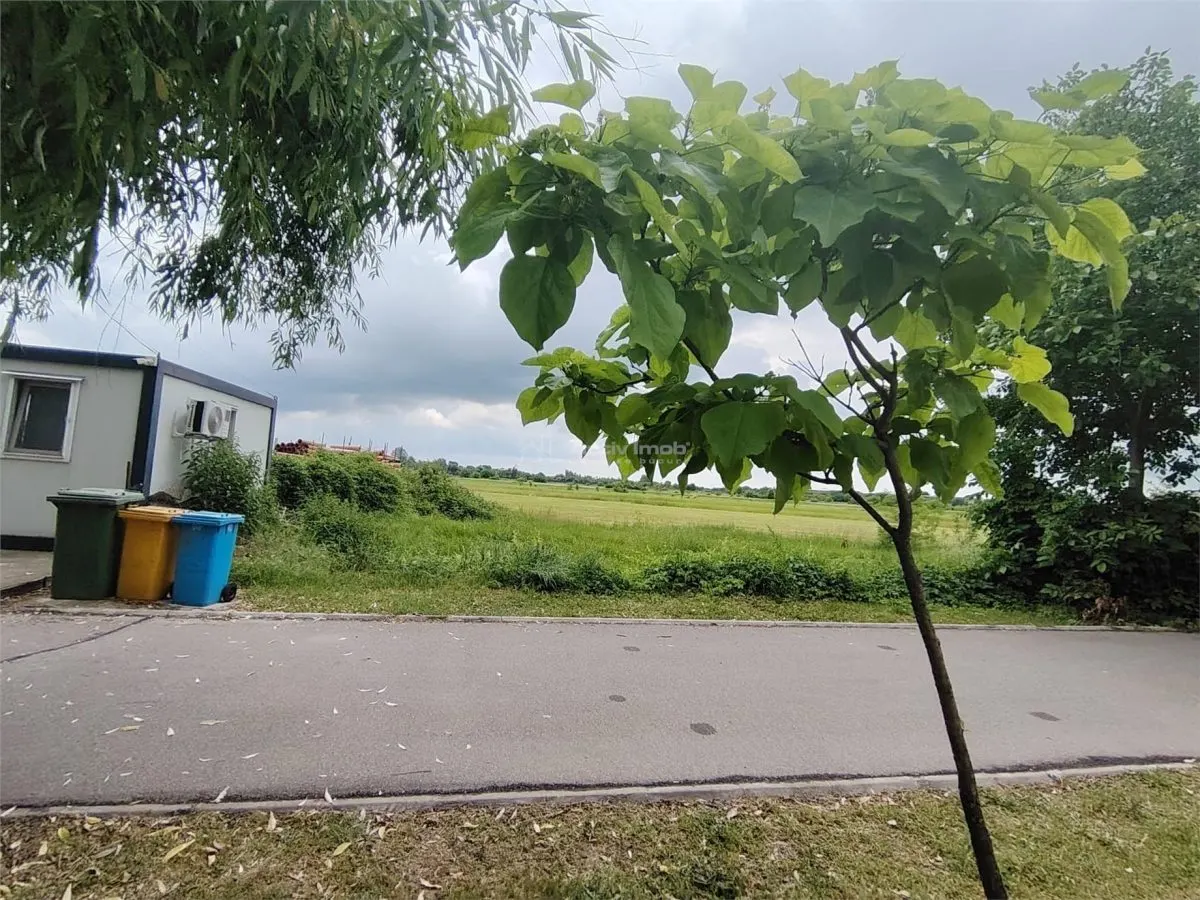 Teren de vanzare 300 mp langa Complexul de Natatie - foto 2