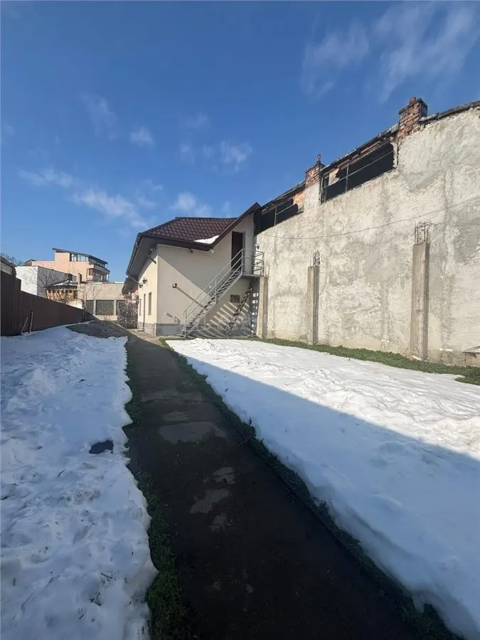 Teren 469 mp si Casa (101 mp), Piata Cosbuc - foto 2