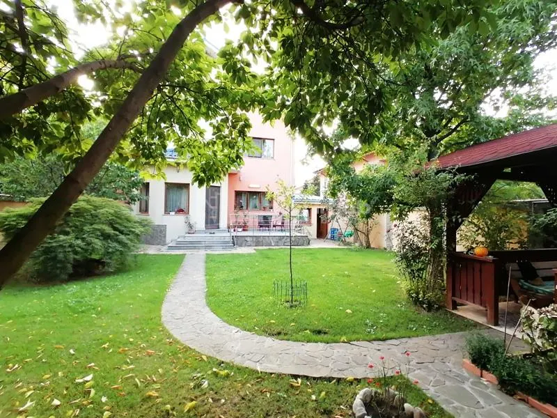 Casa- Vila - Prelungirea Ghencea-Bucuresti- sector 6 - 550000E- 660MP TEREN-COMISION 0! - foto 1