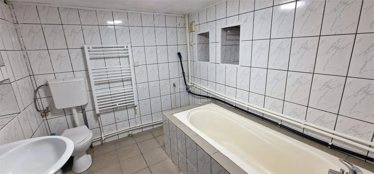 雷西察：五卧室房屋，配地下室、一楼、二楼及阁楼 - foto 12
