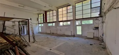 Commercial space for sale in Resita, Govandari area - foto 11