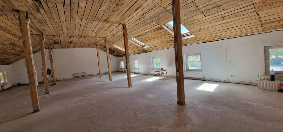 Commercial space for sale in Resita, Govandari area - foto 6