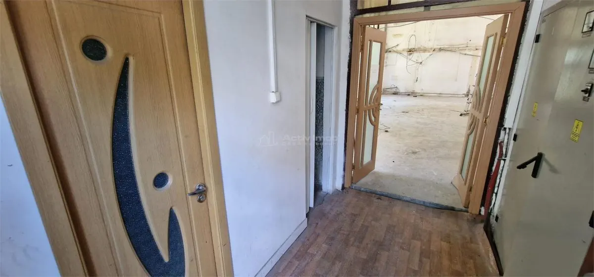 Commercial space for sale in Resita, Govandari area - foto 7