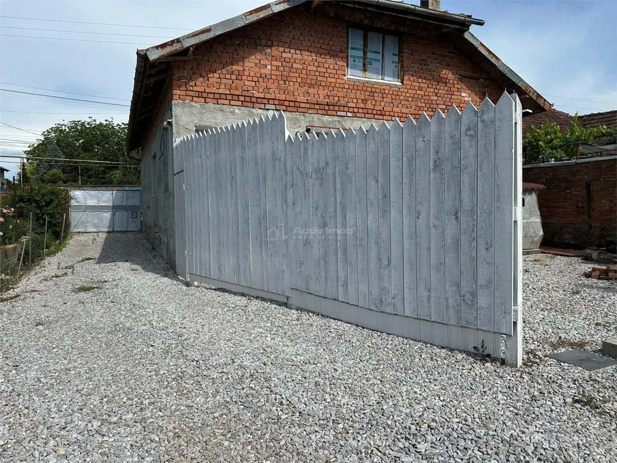 CASA SOLIDA CU TEREN SI CURTE, BOCSA VASIOVA. COMISION ZERO - foto 12