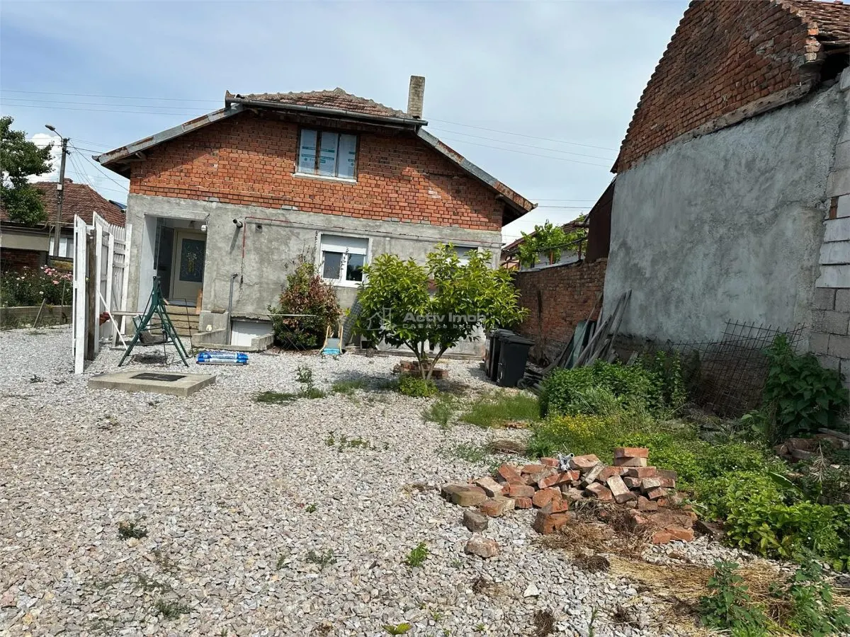 CASA SOLIDA CU TEREN SI CURTE, BOCSA VASIOVA. COMISION ZERO - foto 18
