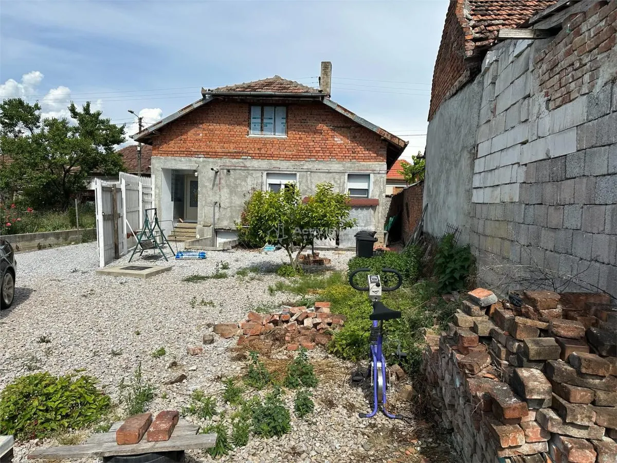 CASA SOLIDA CU TEREN SI CURTE, BOCSA VASIOVA. COMISION ZERO - foto 24