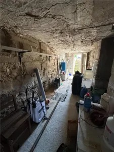CASA SOLIDA CU TEREN SI CURTE, BOCSA VASIOVA. COMISION ZERO - foto 25