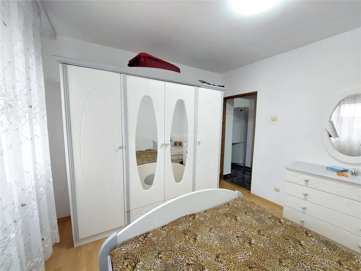 3 camere, 73 mp, etaj 3, mobilat-utilat , DOROBANTI - foto 8