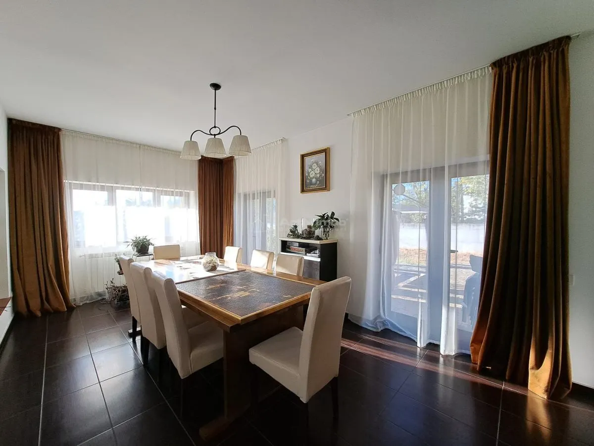 Luxury Villa with Swimming Pool - Buftea - 8 Bedrooms - 4 Bathrooms - 620sqm - 2500sqm Plot - foto 5