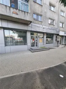 Spatiu comercial central fost Sediu Banca Alphabank - foto 1