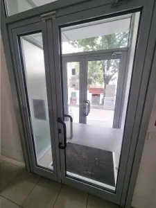Spatiu comercial central fost Sediu Banca Alphabank - foto 11