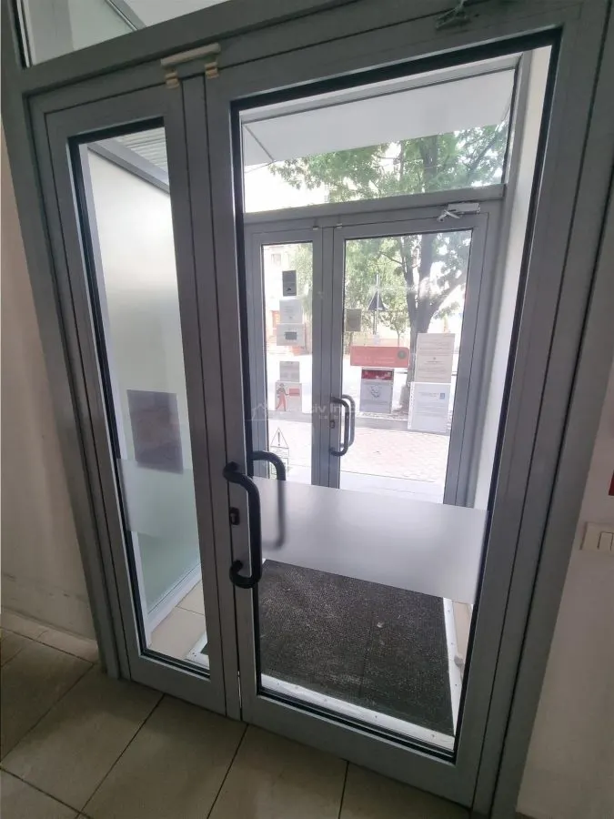 Spatiu comercial central fost Sediu Banca Alphabank - foto 11