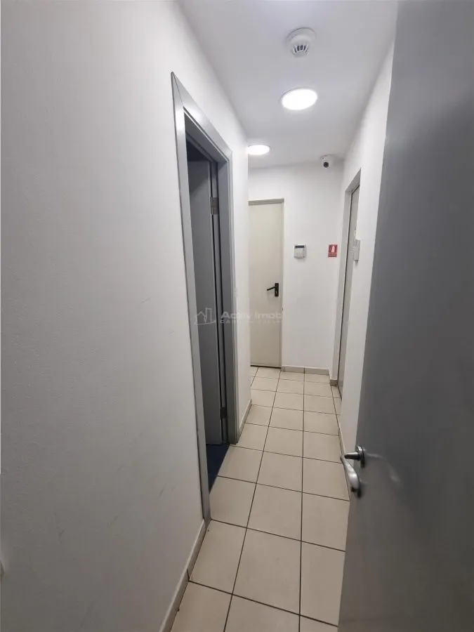 Spatiu comercial central fost Sediu Banca Alphabank - foto 13