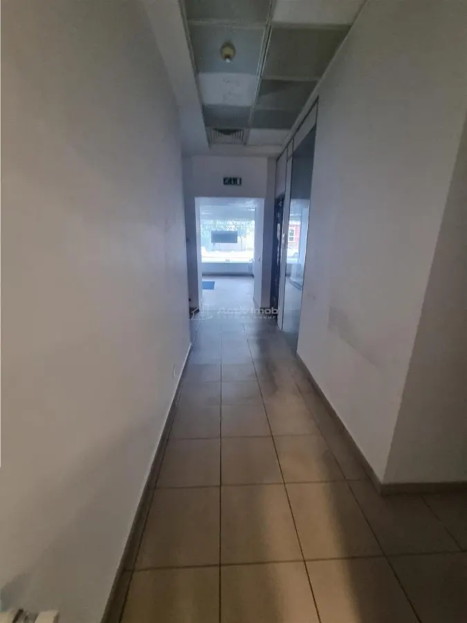 Spatiu comercial central fost Sediu Banca Alphabank - foto 15