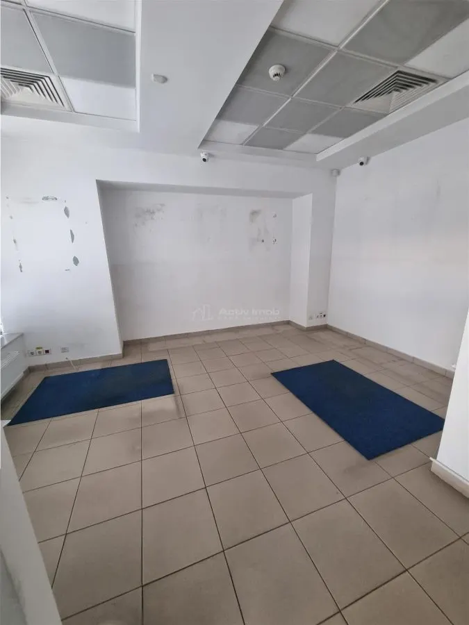 Spatiu comercial central fost Sediu Banca Alphabank - foto 10