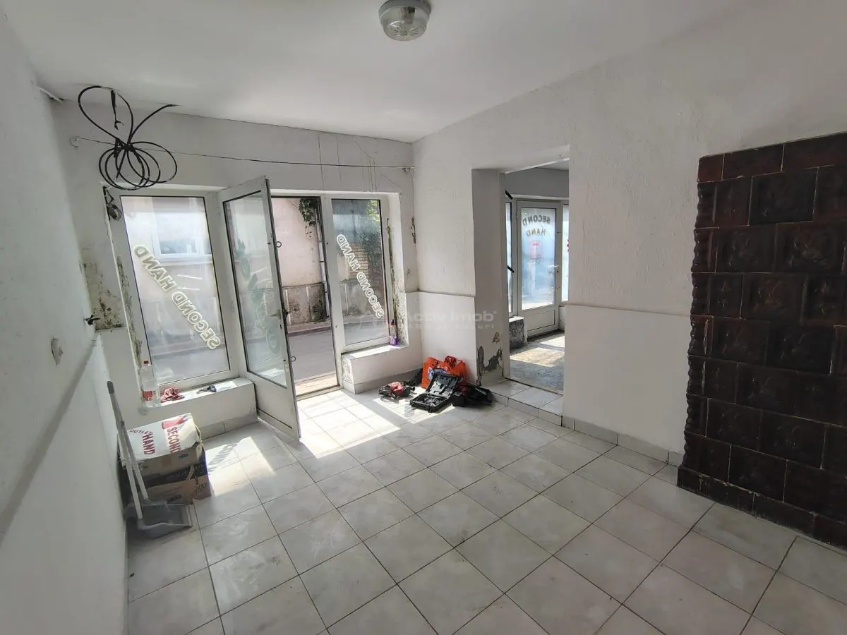 Caransebes, CHIRIE, Spatiu Comercial, Central - foto 2