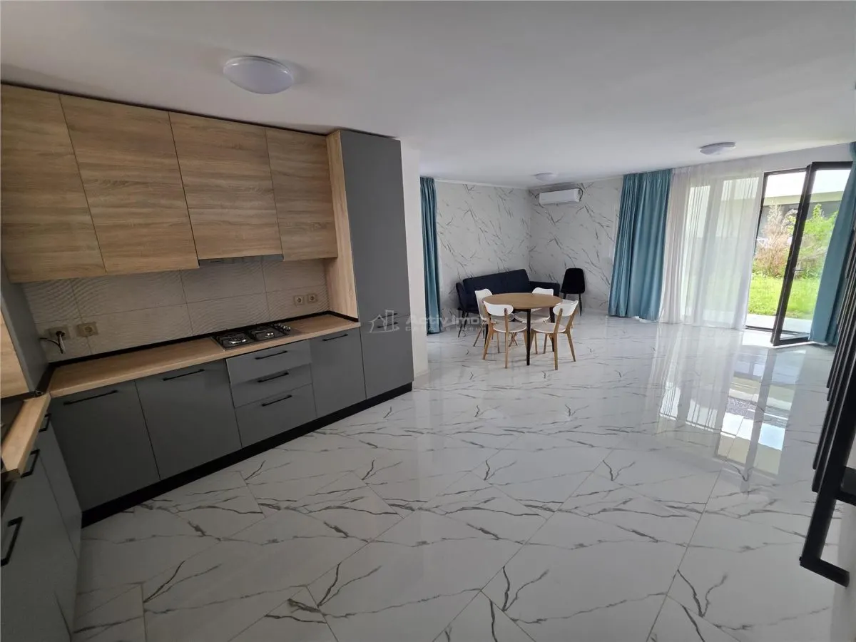 Villa Moderne Townhouse – Otopeni – 5 Chambres – 3 Salles de bain – 160 sqm - foto 2