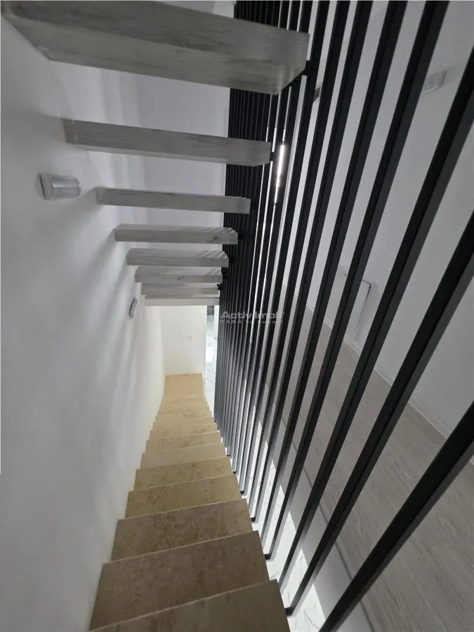 Villa Moderne Townhouse – Otopeni – 5 Chambres – 3 Salles de bain – 160 sqm - foto 16