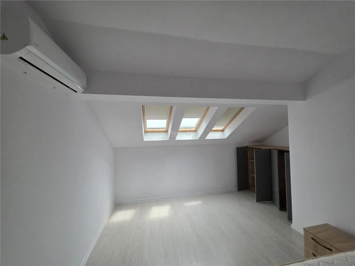 Villa Townhouse Moderne – Otopeni – 5 Chambres – 3 Salles de Bain – 159m² - foto 15