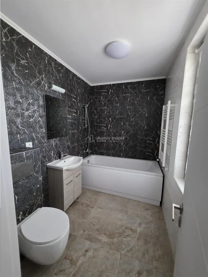 Villa Townhouse Moderne – Otopeni – 5 Chambres – 3 Salles de Bain – 159m² - foto 4