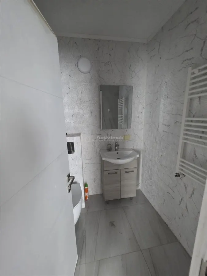 Villa Townhouse Moderne – Otopeni – 5 Chambres – 3 Salles de Bain – 159m² - foto 5