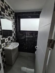 Villa Townhouse Moderne – Otopeni – 5 Chambres – 3 Salles de Bain – 159m² - foto 6