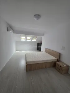 Villa Townhouse Moderne – Otopeni – 5 Chambres – 3 Salles de Bain – 159m² - foto 7