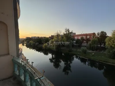 Apartament 129 mp cu vedere spre Crisul Repede si demisol independent in cladire istorica - foto 14